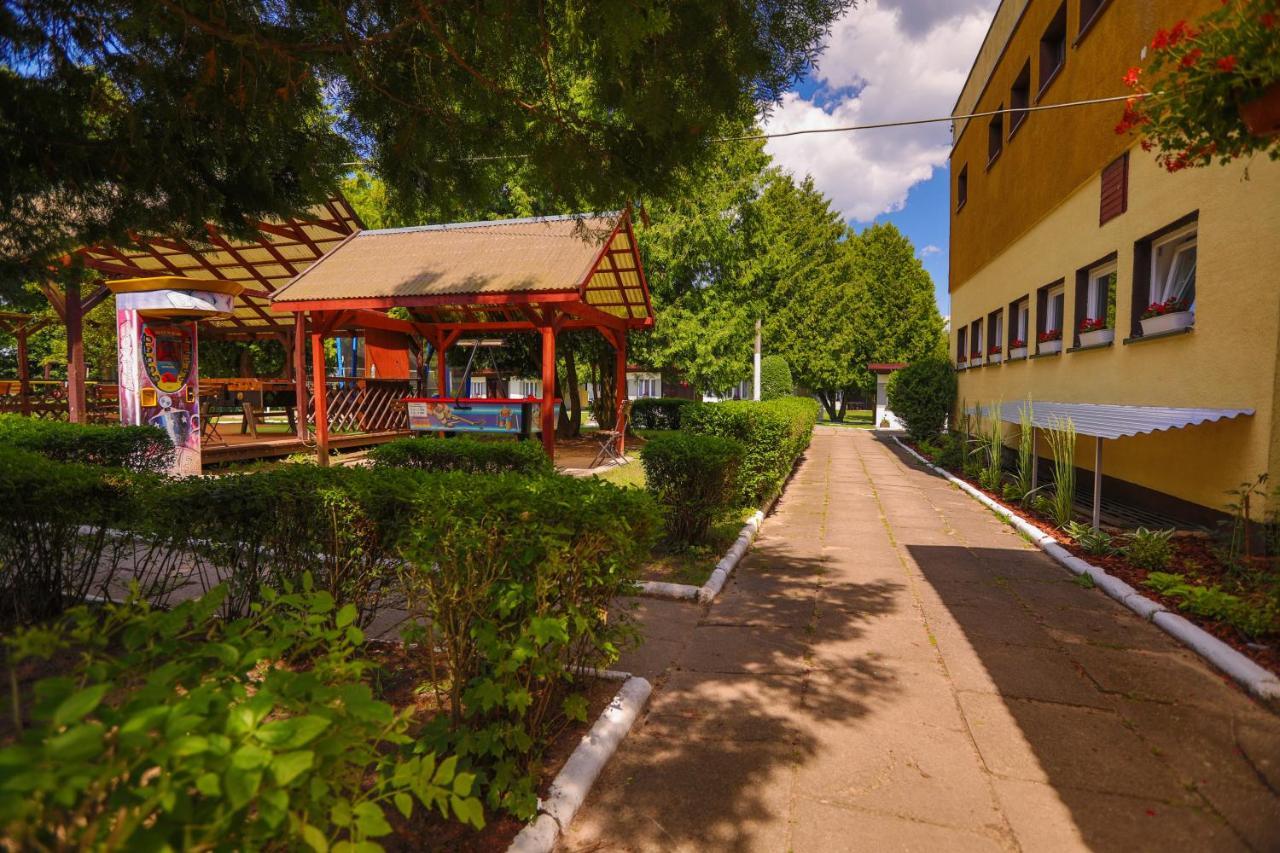 Osrodek Wypoczynkowy Dolomity 호텔 Jedwabno 외부 사진
