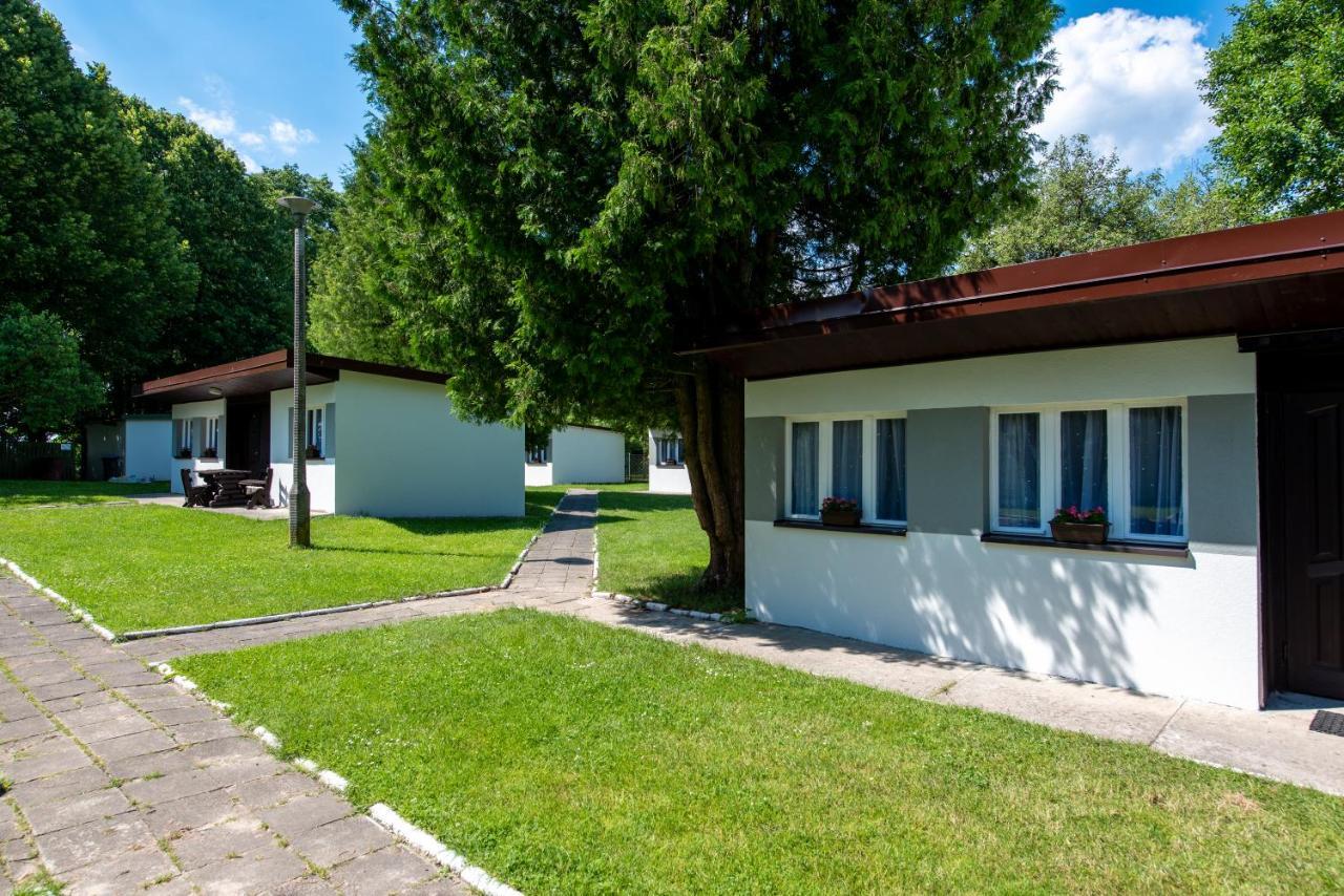 Osrodek Wypoczynkowy Dolomity 호텔 Jedwabno 외부 사진